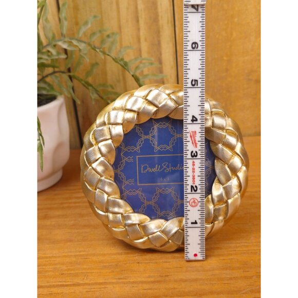 Dwell Studios Luxury Round 4x4 Photo Frame - Picture 2 of 6